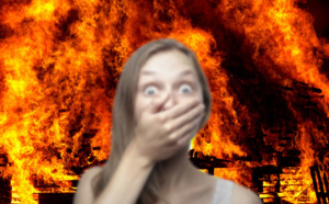 Elle brûle la mauvaise maison en essayant de se venger de son ex petit ami