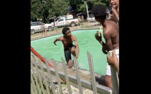Agression raciste de deux adolescents dans une piscine en Afrique du Sud