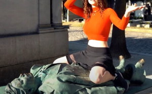 Des milliers de femmes viennent visiter cette tombe 