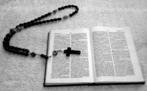 Ils séquestrent leur fille pour lui infliger un exorcisme