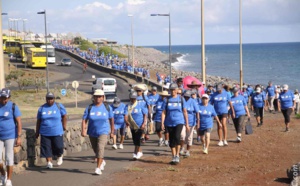 Marche Bleue  <br>Ils étaient 800 sur le Sentier Littoral Nord