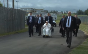 Le pape François hospitalisé pour une infection respiratoire
