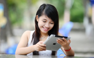 Elle utilise sans limite la carte de ses parents pour acheter des jeux en ligne 