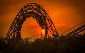 Cauchemar tête en bas : des passagers coincés sur un manège en panne pendant plusieurs heures
