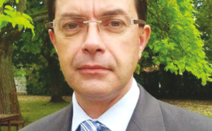 Maurice Barate <br>remplace Xavier Brunetière