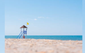 Une fillette ensevelie vivante sur la plage