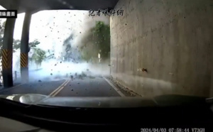 (Vidéo) Gigantesque éboulement sur une route en corniche lors du séisme de Taïwan