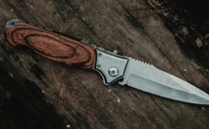 Un fermier se coupe accidentellement les testicules dans son sommeil