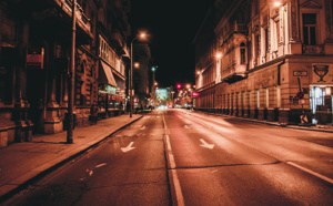 Scène nocturne à Strasbourg : un livreur sauve une fillette errante en pyjama
