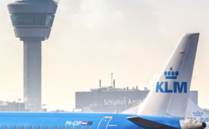 Une personne aspirée par les pales en rotation d'un avion de ligne