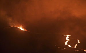 L'éruption continue mais faiblit