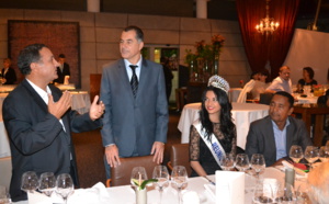 Dîner de l'USHOM<br>Miss Réunion à la table d'honneur