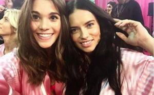 Les polas de Pauline Hoarau en backstage du show Victoria's Secret