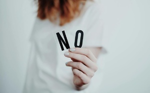 Dire non : l’art subtil de poser des limites sans culpabiliser