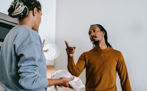 Pervers narcissique : comment reconnaître une relation qui vous fragilise