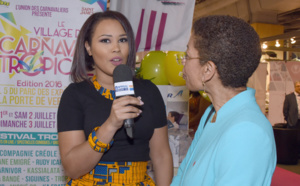 Les jolies filles des îles de la Foire de Paris