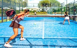 Padel : le sport feel good qui fait vibrer les courts en 2026