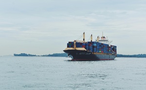 Détroit d’Ormuz : un navire de CMA CGM attaqué, des marins blessés dans une zone sous tension