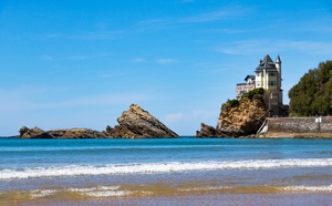 Biarritz : une plongeuse perd la vie après l’effondrement d’une falaise, un homme toujours recherché