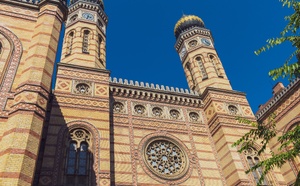 Projet d'attaque présumé contre une synagogue de Sarcelles : six hommes présentés à la justice après une enquête antiterroriste