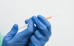 Nice : trois personnes mises en examen après le décès d'une jeune femme lors d'une injection esthétique