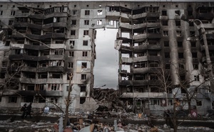 Guerre en Ukraine : 37 morts près de Kiev après une frappe russe sur un dépôt de munitions