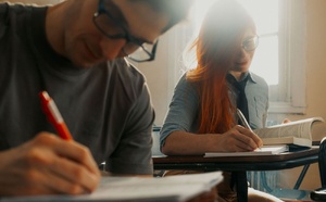 Reprendre ses études à 30, 40 ans ou plus : ces adultes qui décident de tout recommencer