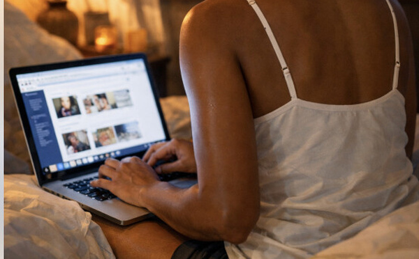 Témoignage : “Il m’appelait mon épouse… je ne savais pas que c’était un brouteur”