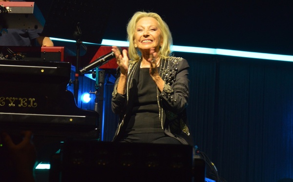 Hospitalisée d’urgence, Véronique Sanson contrainte d’annuler un concert très attendu en Bretagne