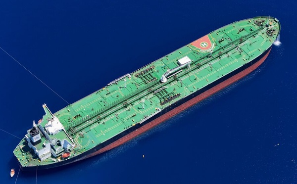 Iran : les premiers pétroliers quittent enfin les ports du pays après deux mois de paralysie