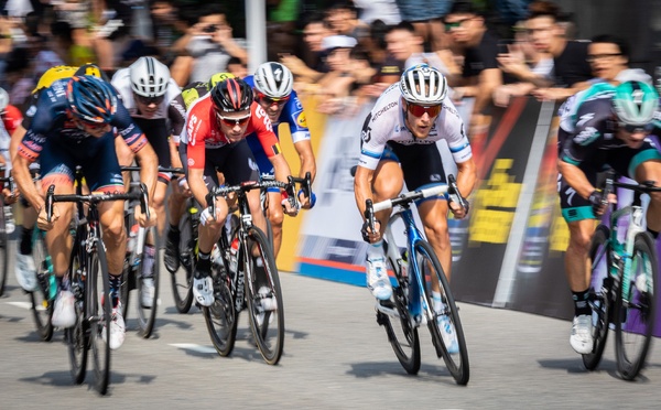 Tour de France 2026 : pourquoi les contrôles antidopage nocturnes de Tadej Pogacar et Jonas Vingegaard provoquent une vive polémique