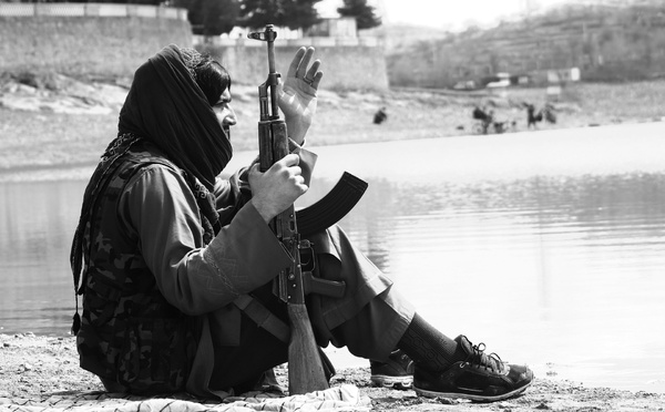 Afghanistan : cinq ans après le retour des talibans, les femmes ont presque disparu de l’espace public