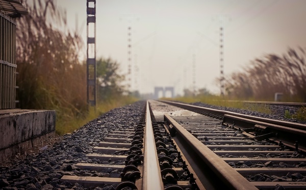 Déraillement d’un TER entre Rouen et Caen : 44 blessés et un mystérieux morceau de rail au cœur de l’enquête