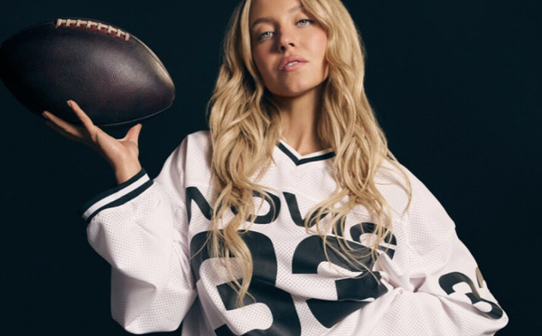 Sydney Sweeney au cœur d’une polémique après une publicité jugée sexiste