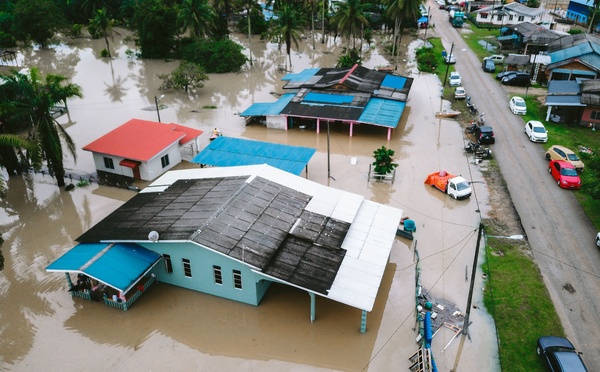 Bangkok sous les eaux : des milliers d’habitants évacués après des pluies exceptionnelles