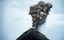 Indonésie : l’éruption du volcan Dukono vire au drame, plusieurs personnes toujours introuvables